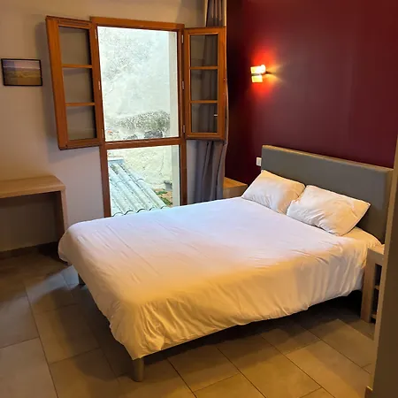 Du Vieux Pont Hotel